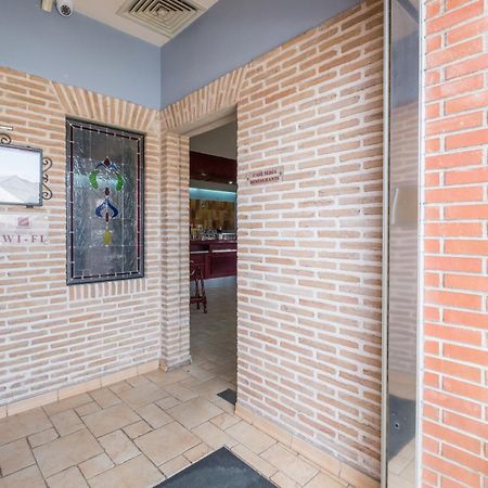 Hotel Vivar Grinon Bagian luar foto