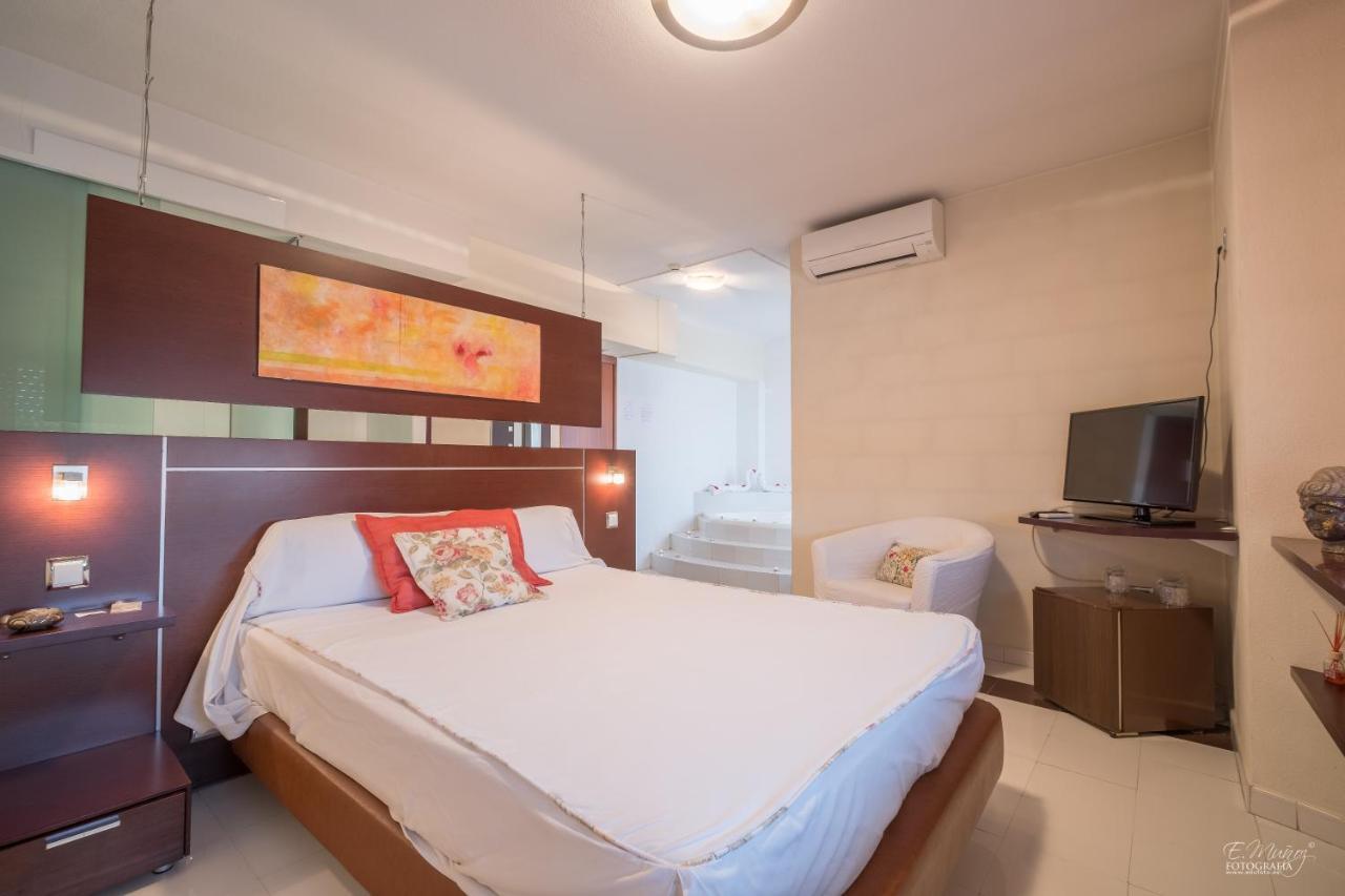 Hotel Vivar Grinon Bagian luar foto