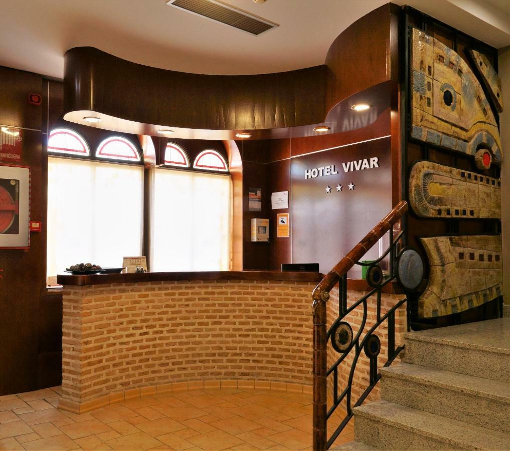 Hotel Vivar Grinon Bagian luar foto