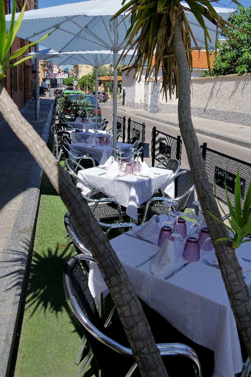 Hotel Vivar Grinon Bagian luar foto